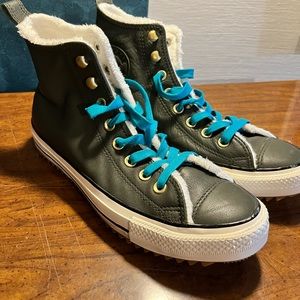 Converse mens 7 women’s 9